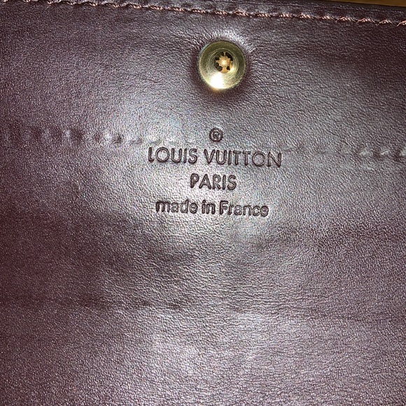 Authentic Louis Vuitton Rouge Fauviste Monogram Vernis Sarah Wallet - Picture 6 of 16